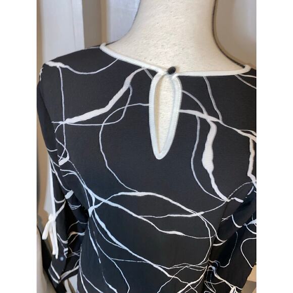 Vince Camuto size Small GUC Women’s Black White Thin Blouse Top Sleeve Cutout - Picture 9 of 11